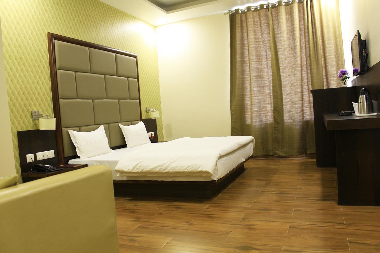 Hotel Radiant Inn Roorkee Exterior foto